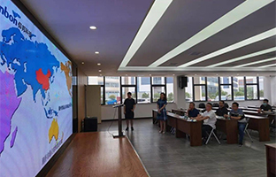 集萃（昆山）工业升级增进中心携电子科技大学专家赴js3845金沙线路光电开展产学研对接